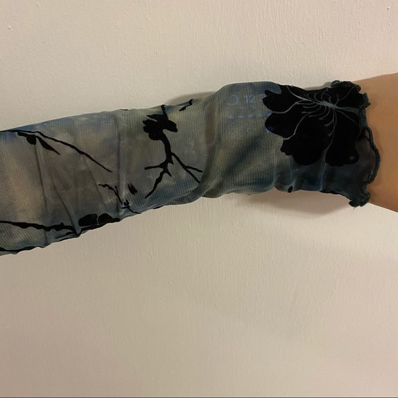 Mesh Crop Top - Picture 2 of 4